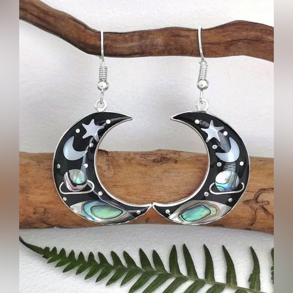 NEW - Boho Crescent Moon Earrings - Picture 3 of 4